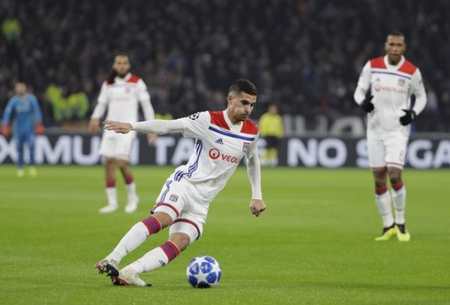 手拉脱维亚 手拉脱维亚