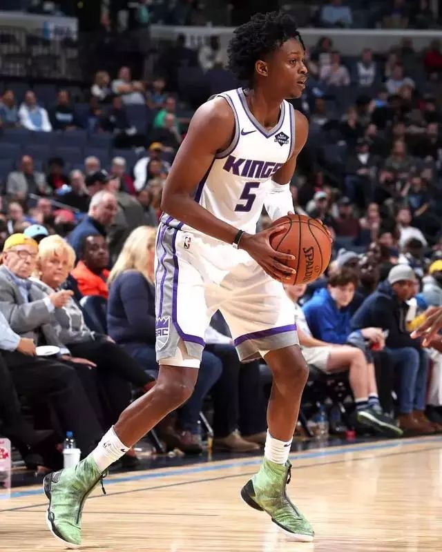 挥被很多球 挥被很多球