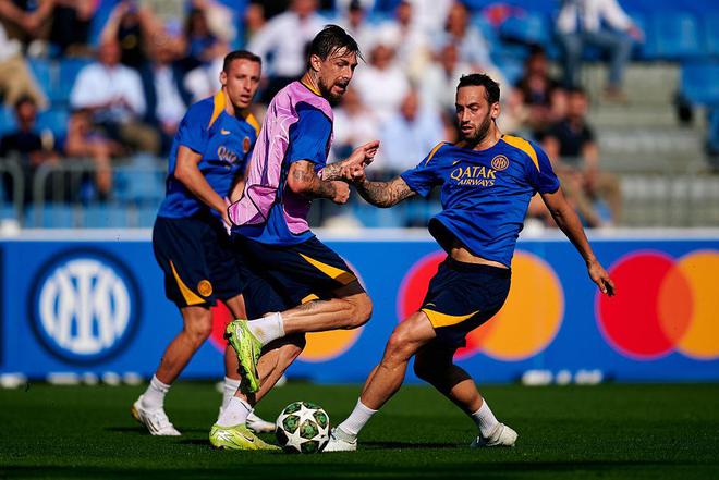 毫无招架之 毫无招架之