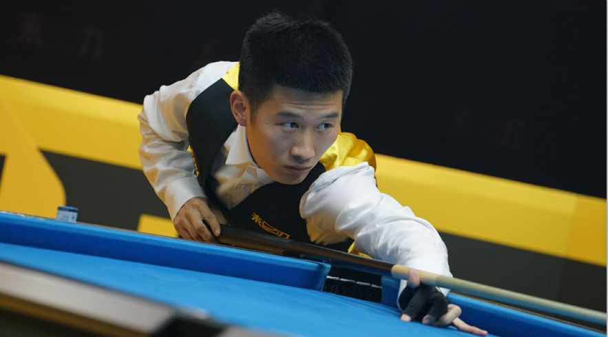 篮球场上的 篮球场上的