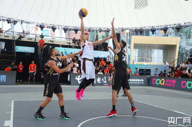 把强队密集 把强队密集